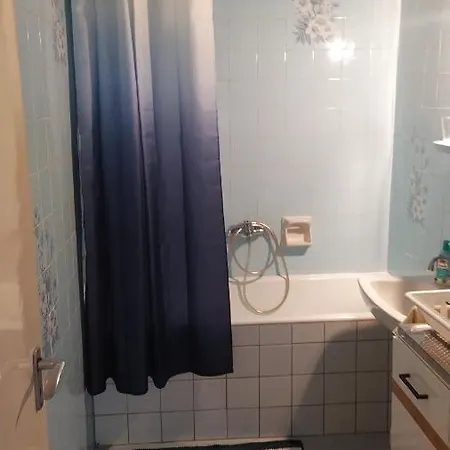 Open Vendeghaz 民宿 *