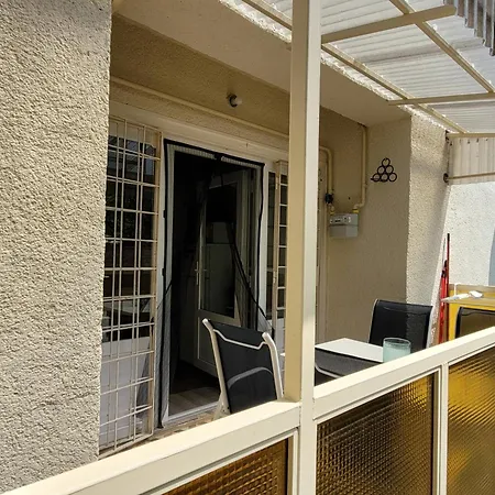 Open Vendeghaz 民宿 *