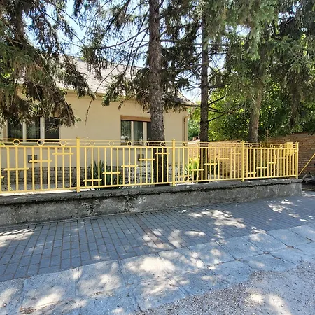 Проживание в семье Open Vendeghaz *